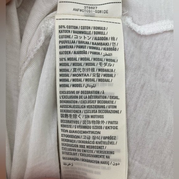 Hollister white Tshirt - Picture 4 of 4